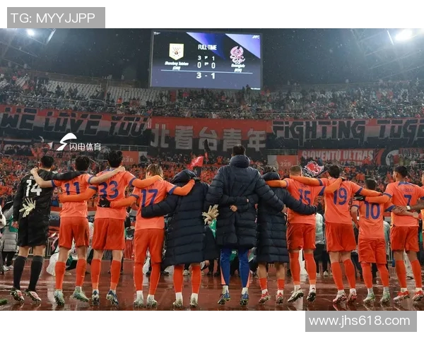 山东鲁能泰山迎战河内队全力争胜展现球队实力与团结精神